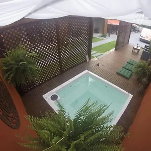 https://casa-amarela-guarda-do-embau.santa-catarina-brasil.com