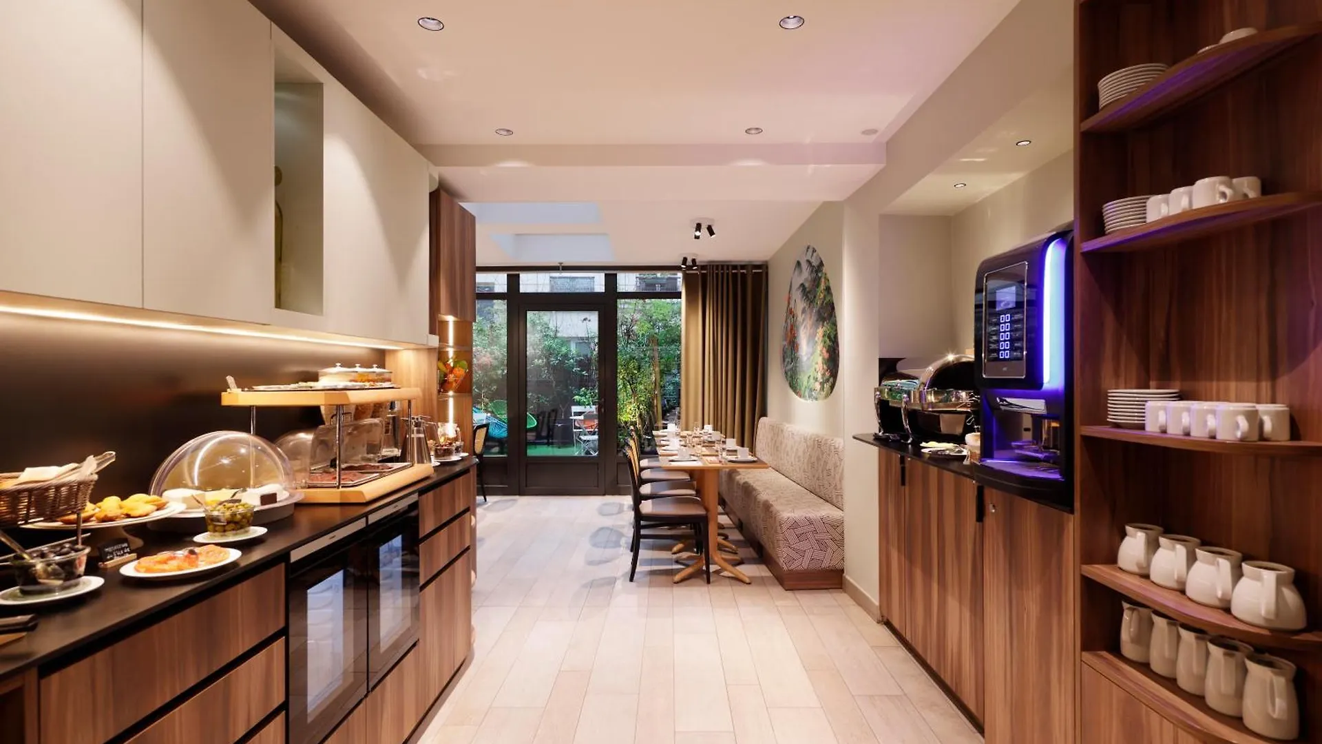 ****  פריז Hotel Eden צרפת